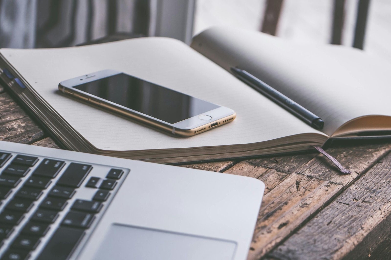 Minimalism for the Mind: The Hidden Link Between Clutter and Anxiety